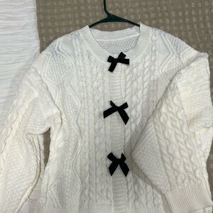 SHEIN White Cable Knit Sweater with Black Bow Details